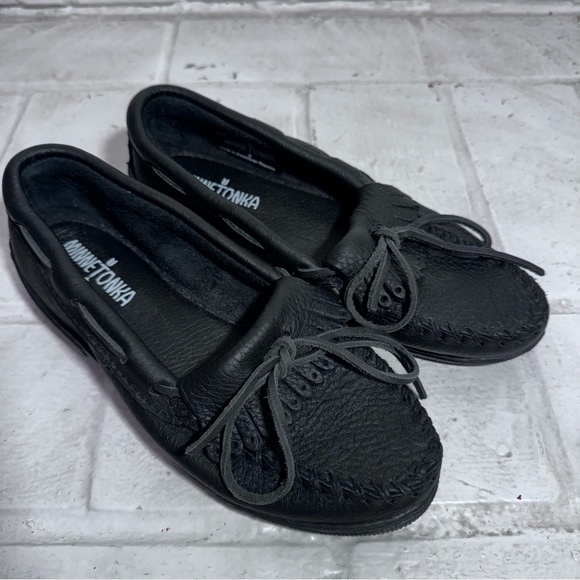 Minnetonka Women’s Kilty Driving Shoe Moccasin Size 7 - Picture 3 of 11